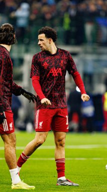 Curtis Jones Şampiyonlar Ligi faz maçında Internazionale Milano ve Liverpool FC (Maciej Rogowski / Ball Raw Images) arasında görüldü)