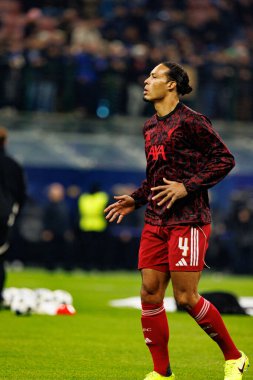 Virgil van Dijk, Internazionale Milano ve Liverpool FC (Maciej Rogowski / Ball Raw Images) arasında Şampiyonlar Ligi faz oyunu sırasında görüldü.)