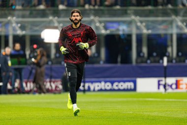 Alisson Becker Şampiyonlar Ligi faz oyunu sırasında Internazionale Milano ve Liverpool FC (Maciej Rogowski / Ball Raw Images) arasında görüldü)