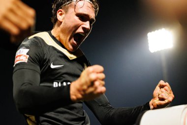 Marko Milovanoviç Marezi, FC Alverca ve CD Nacional (Maciej Rogowski / Ball Raw Images) takımları arasındaki Liga Portekiz maçında gol attıktan sonra kutlama yaparken görüldü.)