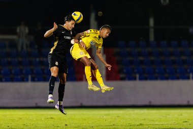 Nabil Touaizi ve Paulinho Boia, Liga Portekiz maçı sırasında FC Alverca ve CD Nacional (Maciej Rogowski / Ball Raw Images) takımları arasında görüldü.)
