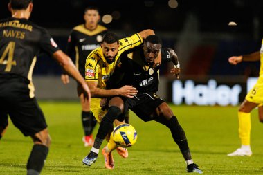 Chiheb Labidi ve Sabit Abdulai, Liga Portekiz maçı sırasında FC Alverca ve CD Nacional (Maciej Rogowski / Ball Raw Images) takımları arasında görüldü.)