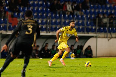 FC Alverca ve CD Nacional (Maciej Rogowski / Ball Raw Images) takımları arasında Liga Portekiz maçında Chiheb Labidi görüldü)