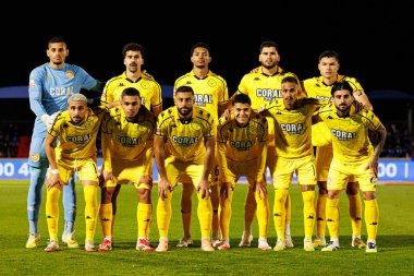 FC Alverca ve CD Nacional (Maciej Rogowski / Ball Raw Images) takımları arasında Liga Portekiz maçında görülen CD Nacional takımı)