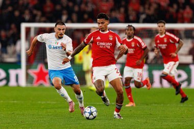 Eljif Elmas ve Richard Rios SL Benfica ve SSC Napoli (Maciej Rogowski / Ball Raw Images) arasında Şampiyonlar Ligi faz maçında görüldü.)