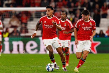 Richard Rios ve Georgiy Sudakov SL Benfica ve SSC Napoli (Maciej Rogowski / Ball Raw Images) arasındaki Şampiyonlar Ligi faz maçında görüldü)