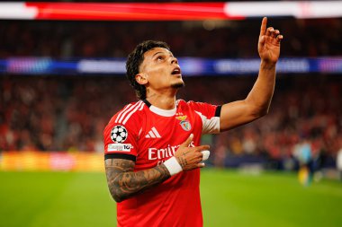 Richard Rios, Şampiyonlar Ligi 'nin SL Benfica ve SSC Napoli (Maciej Rogowski / Ball Raw Images) arasındaki faz maçında attığı golün ardından kutlama yaparken görülüyor.)