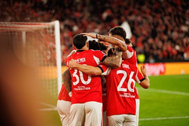 Benfica oyuncuları, SL Benfica ve SSC Napoli (Maciej Rogowski / Ball Raw Images) arasındaki Şampiyonlar Ligi faz maçında Richard Rios 'tan gol üstüne gol atarken görüldü.)