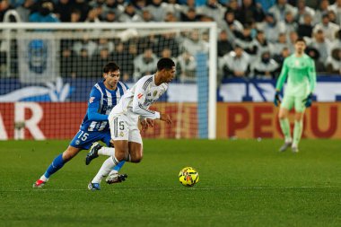 Jude Bellingham ve Lucas Boye, LaLiga EA SPORTS maçında Mendizorroza 'da Deportivo Alaves ve Real Madrid FC takımları arasında görüldü (Maciej Rogowski / Ball Raw Images)