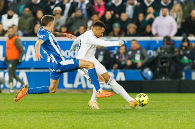 Nahuel Tenaglia ve Kylian Mbappe, LaLiga EA Spor Maçı sırasında Mendizorroza 'da Deportivo Alaves ve Real Madrid FC takımları arasında görüldü (Maciej Rogowski / Ball Raw Images)