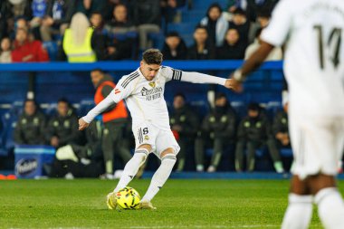 Federico Valverde, Mendizorroza 'da Deportivo Alaves ve Real Madrid FC takımları arasında oynanan LaLiga EA SPORTS maçı sırasında görüldü (Maciej Rogowski / Ball Raw Images)