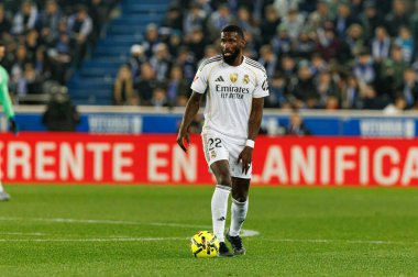 Antonio Rudiger, LaLiga EA SPORTS maçı sırasında Mendizorroza 'da Deportivo Alaves ve Real Madrid FC takımları arasında görüldü (Maciej Rogowski / Ball Raw Images)