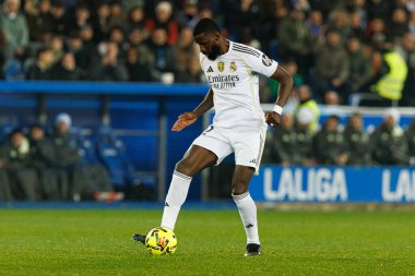 Antonio Rudiger, LaLiga EA SPORTS maçı sırasında Mendizorroza 'da Deportivo Alaves ve Real Madrid FC takımları arasında görüldü (Maciej Rogowski / Ball Raw Images)