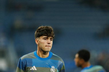 Victor Valdepenas, Mendizorroza 'daki Deportivo Alaves ve Real Madrid FC takımları arasında oynanan LaLiga EA SPORTS maçı sırasında görüldü (Maciej Rogowski / Ball Raw Images)