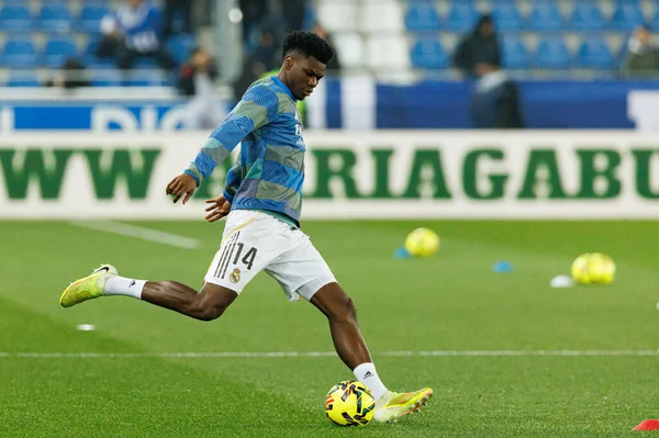 Aurelien Tchouameni, LaLiga EA SPORTS maçı sırasında Mendizorroza 'da Deportivo Alaves ve Real Madrid FC takımları arasında görüldü (Maciej Rogowski / Ball Raw Images)