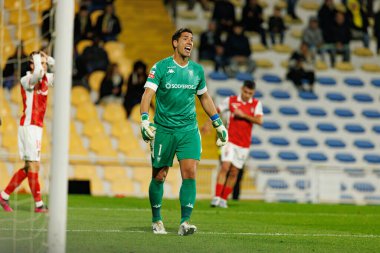Joel Robles, Liga Portekiz maçı sırasında Estoril Praia ve SC Braga takımları arasında Estadio Antonio Coimbra da Mota 'da görüldü (Maciej Rogowski / Ball Raw Images)