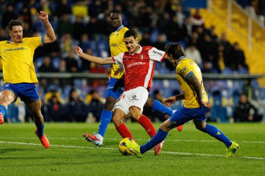 Felix Bacher ve Diego Rodrigues Liga Portekiz maçı sırasında Estoril Praia ve SC Braga takımları arasında Estadio Antonio Coimbra da Mota (Maciej Rogowski / Ball Raw Images)