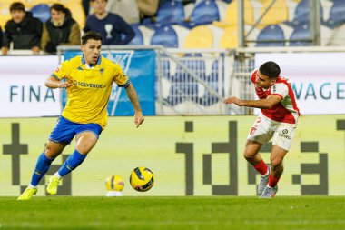Pedro Amaral ve Victor Gomez, Liga Portekiz maçı sırasında Estoril Praia ve SC Braga takımları arasında Estadio Antonio Coimbra da Mota (Maciej Rogowski / Ball Raw Images)