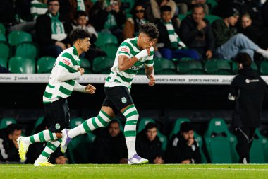 Alisson Santos ve Joao Simoes, Liga Portekiz maçı sırasında Estadio Jose Alvalade 'de (Maciej Rogowski / Ball Raw Images) Sporting CP ve AVS Futebol SAD takımları arasında görüldü.)