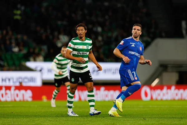 Hidemasa Morita ve Tomane, Liga Portekiz maçı sırasında Estadio Jose Alvalade 'de (Maciej Rogowski / Ball Raw Images) Sporting CP ve AVS Futebol SAD takımları arasında görüldü.)