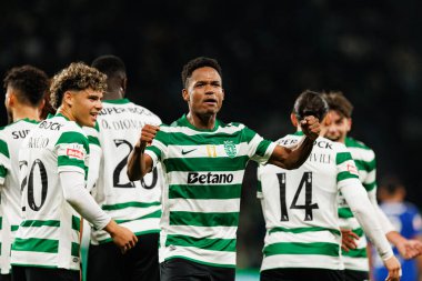 Cin Catamo, Liga Portekiz maçında Estadio Jose Alvalade 'deki AVS Futebol SAD (Maciej Rogowski / Ball Raw Images) takımları arasında gol üstüne gol atarken görüldü.)