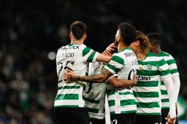 Goncalo Inacio, Geny Catamo ve Luis Suarez, Estadio Jose Alvalade 'de (Maciej Rogowski / Ball Raw Images) Sporting CP ve AVS Futebol SAD takımları arasında oynanan Liga Portekiz maçında gol üstüne gol atarken görüldü.)
