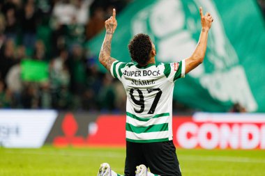 Luis Suarez, Liga Portekiz maçında Estadio Jose Alvalade 'deki AVS Futebol SAD (Maciej Rogowski / Ball Raw Images) takımları arasında attığı golü kutlarken görüldü.)