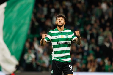 Luis Suarez, Liga Portekiz maçında Estadio Jose Alvalade 'deki AVS Futebol SAD (Maciej Rogowski / Ball Raw Images) takımları arasında attığı golü kutlarken görüldü.)