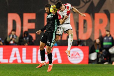 Ricardo Rodriguez ve Fran Perez, LaLiga EA SPORTS maçı sırasında Rayo Vallecano ve Real Betis Balompie (Maciej Rogowski / Ball Raw Images) takımları arasında görüldü.)