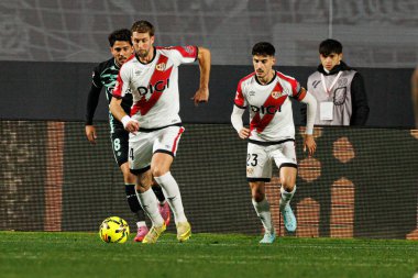 Pablo Fornals, Florian Lejeune ve Oscar Valentin, LaLiga EA Spor Maçı sırasında Rayo Vallecano ve Real Betis Balompie (Maciej Rogowski / Ball Raw Images) takımları arasında görüldü.)