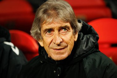 Manuel Pellegrini, Rayo Vallecano ve Real Betis Balompie (Maciej Rogowski / Ball Raw Images) takımları arasında oynanan LaLiga EA SPORTS maçı sırasında görüldü)