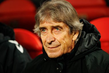 Manuel Pellegrini, Rayo Vallecano ve Real Betis Balompie (Maciej Rogowski / Ball Raw Images) takımları arasında oynanan LaLiga EA SPORTS maçı sırasında görüldü)
