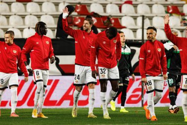 Jorge De Frutos, Pathe Ismael Ciss, Florian Lejeune, Nobel Mendy ve Alvaro Garcia, LaLiga EA SPORTS maçında Rayo Vallecano ve Real Betis Balompie (Maciej Rogowski / Ball Raw Resimleri) takımları arasında görüldü.)