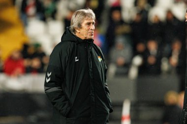 Manuel Pellegrini, Rayo Vallecano ve Real Betis Balompie (Maciej Rogowski / Ball Raw Images) takımları arasında oynanan LaLiga EA SPORTS maçı sırasında görüldü)