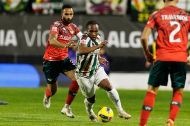 Guilherme Schettine ve Jovane Cabral, Liga Portekiz maçında CF Estrela Amadora ve Moreirense FC (Maciej Rogowski / Ball Raw Images) takımları arasında görüldü.)