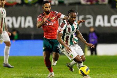 Guilherme Schettine ve Jovane Cabral, Liga Portekiz maçında CF Estrela Amadora ve Moreirense FC (Maciej Rogowski / Ball Raw Images) takımları arasında görüldü.)