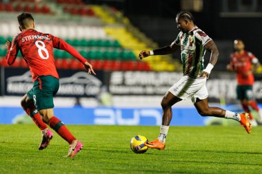 Mateja Stjepanoviç ve Sidny Lopes Cabral Liga Portekiz maçı sırasında CF Estrela Amadora ve Moreirense FC (Maciej Rogowski / Ball Raw Images) takımları arasında görüldü.)