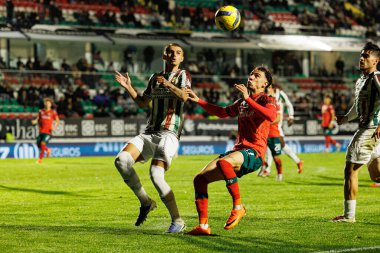 Luan Patrick ve Francisco Kiko Domingues Liga Portekiz maçı sırasında CF Estrela Amadora ve Moreirense FC (Maciej Rogowski / Ball Raw Images) takımları arasında görüldü.)