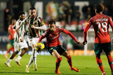 Joao Kikas ve Francisco Kiko Domingues Liga Portekiz maçı sırasında CF Estrela Amadora ve Moreirense FC (Maciej Rogowski / Ball Raw Images) takımları arasında görüldü.)