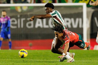 Alex Sola ve Bernardo Martins, Liga Portekiz maçı sırasında CF Estrela Amadora ve Moreirense FC (Maciej Rogowski / Ball Raw Images) takımları arasında görüldü.)