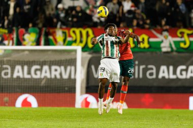 Abraham Marcus ve Maracas, Liga Portekiz maçında CF Estrela Amadora ve Moreirense FC (Maciej Rogowski / Ball Raw Images) takımları arasında görüldü.)