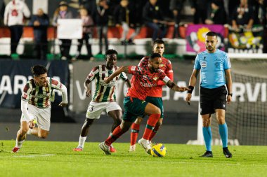 Paulo Moreira, Alex Sola, Guilherme Schettine ve Claudio Pereira Liga Portekiz maçında CF Estrela Amadora ve Moreirense FC (Maciej Rogowski / Ball Raw Images) takımları arasında görüldü.)