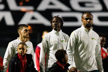 Mateja Stjepanoviç, Gilberto Batista ve Maracas, Liga Portekiz maçında CF Estrela Amadora ve Moreirense FC (Maciej Rogowski / Ball Raw Images) takımları arasında görüldü.)