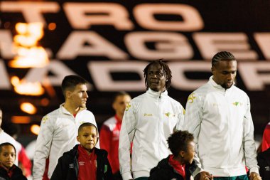 Mateja Stjepanoviç, Gilberto Batista ve Maracas, Liga Portekiz maçında CF Estrela Amadora ve Moreirense FC (Maciej Rogowski / Ball Raw Images) takımları arasında görüldü.)