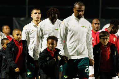 Mateja Stjepanoviç, Gilberto Batista ve Maracas, Liga Portekiz maçında CF Estrela Amadora ve Moreirense FC (Maciej Rogowski / Ball Raw Images) takımları arasında görüldü.)