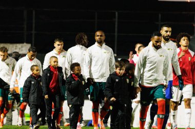 Mateja Stjepanoviç, Gilberto Batista ve Maracas, Liga Portekiz maçında CF Estrela Amadora ve Moreirense FC (Maciej Rogowski / Ball Raw Images) takımları arasında görüldü.)
