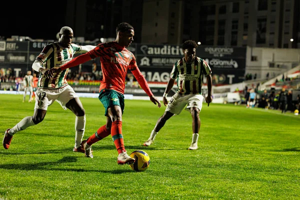Jefferson Encada ve Landerson, Liga Portekiz maçı sırasında CF Estrela Amadora ve Moreirense FC (Maciej Rogowski / Ball Raw Images) takımları arasında görüldü.)
