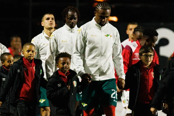 Mateja Stjepanoviç, Gilberto Batista ve Maracas, Liga Portekiz maçında CF Estrela Amadora ve Moreirense FC (Maciej Rogowski / Ball Raw Images) takımları arasında görüldü.)