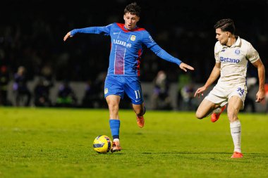 Liga Portekiz maçında FC Alverca ve FC Porto (Maciej Rogowski / Ball Raw Images) takımları arasında Cedric Nuozzi ve Francisco Moura görüldü.)