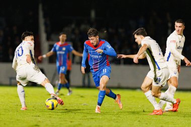 Gabri Veiga, Cedric Nuozzi ve Francisco Moura Liga Portekiz maçında FC Alverca ve FC Porto takımları arasında görüldü (Maciej Rogowski / Ball Raw Images)
